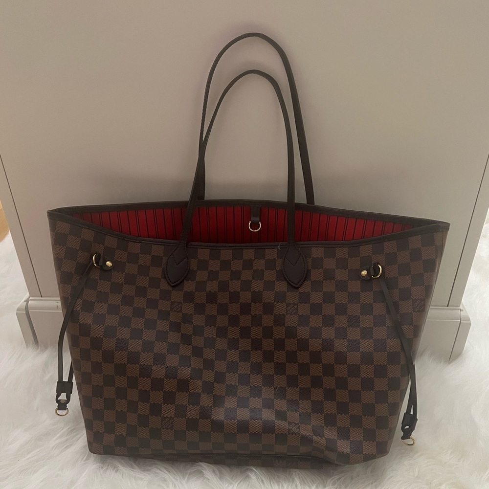 Neverfull GM Louis Vuitton tote with pouch